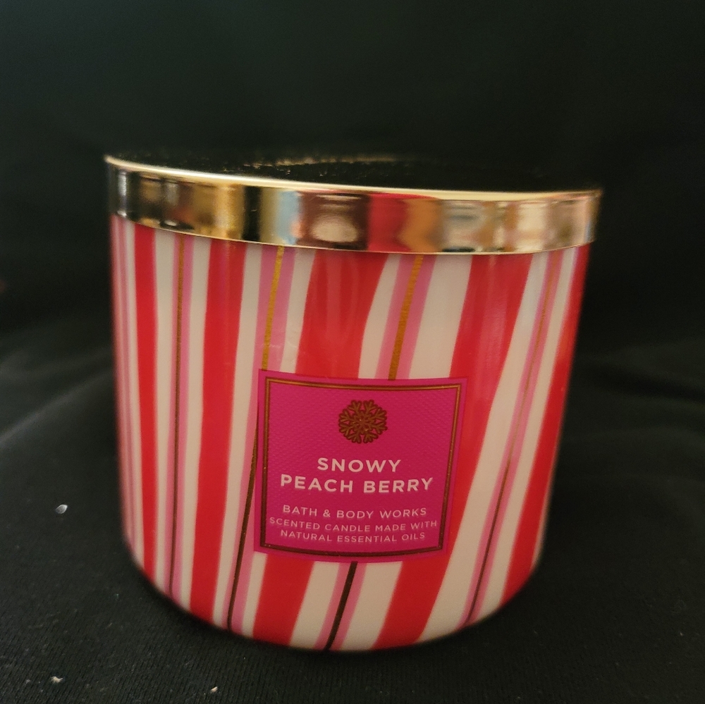 Snowy peach berry 3 wick candle